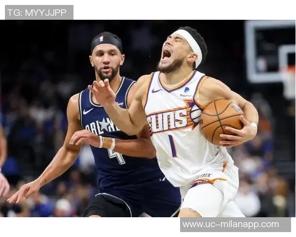 布克末节发力砍下25分助球队逆转胜利展现超强个人能力